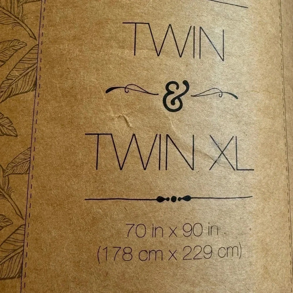 IENJOY Home Collection All Season Premium Down Alternative Comforter TwinTwin XL - Picture 4 of 7